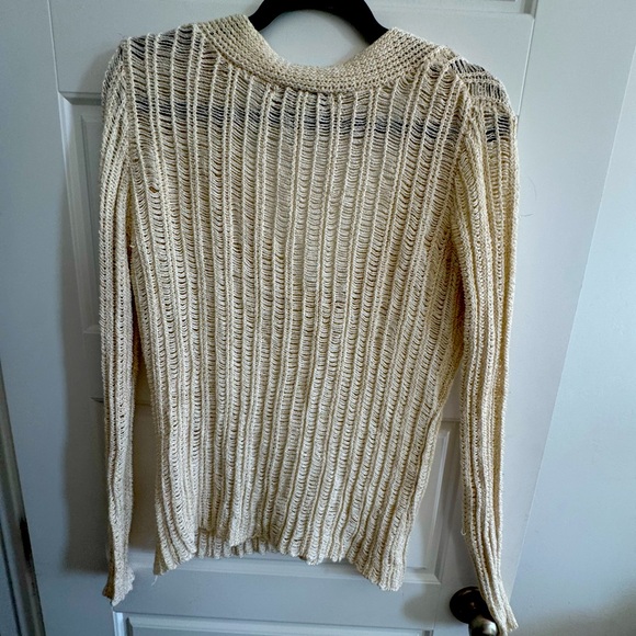 Beautiful statement sweater with accents of gold - Picture 3 of 3